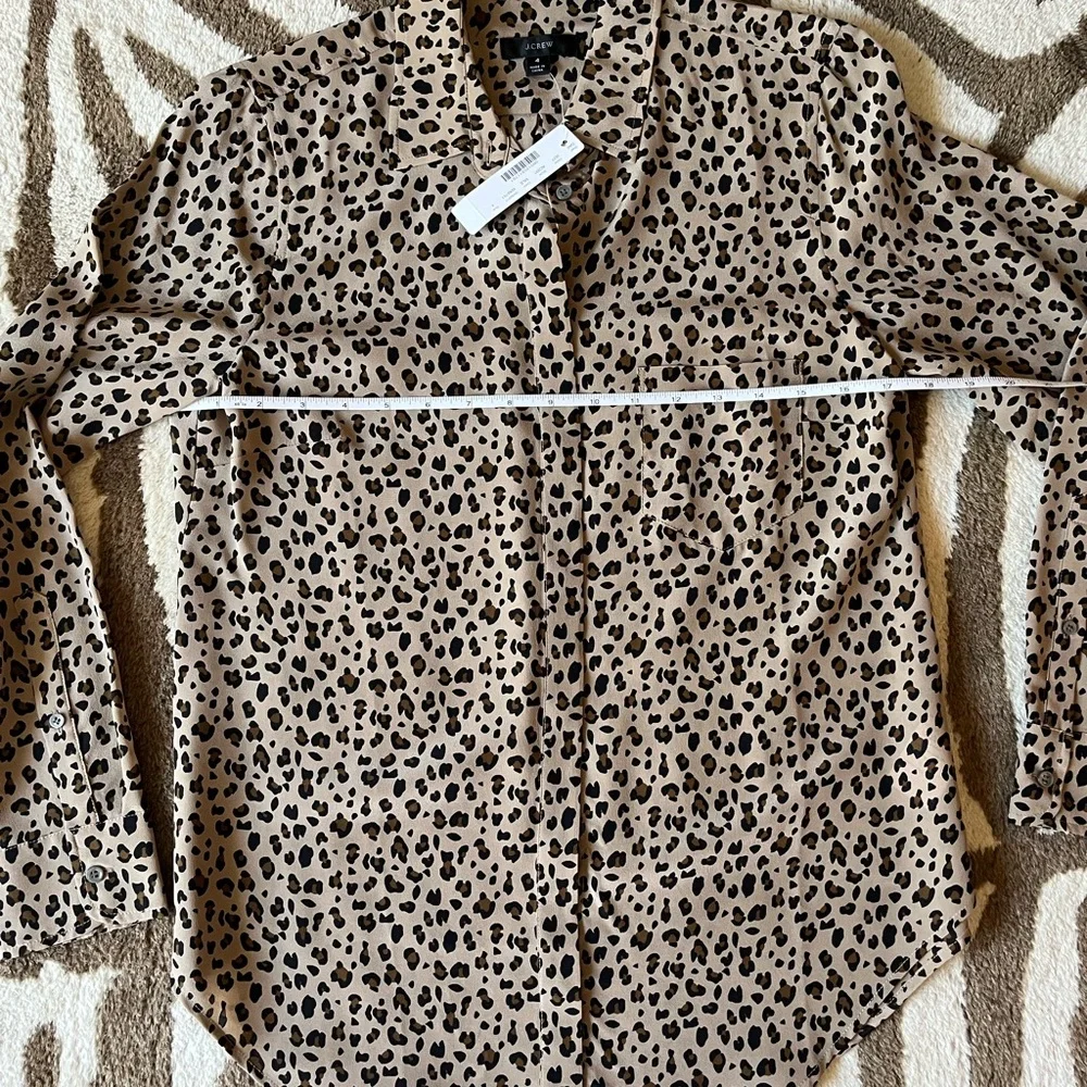 J Crew Silk Button Up Shirt in Leopard 4 - Picture 6 of 8